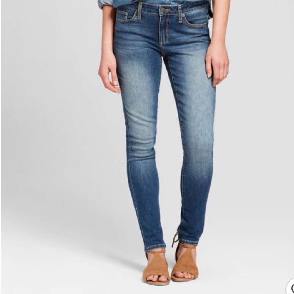 Mid rise size 4 Jeans